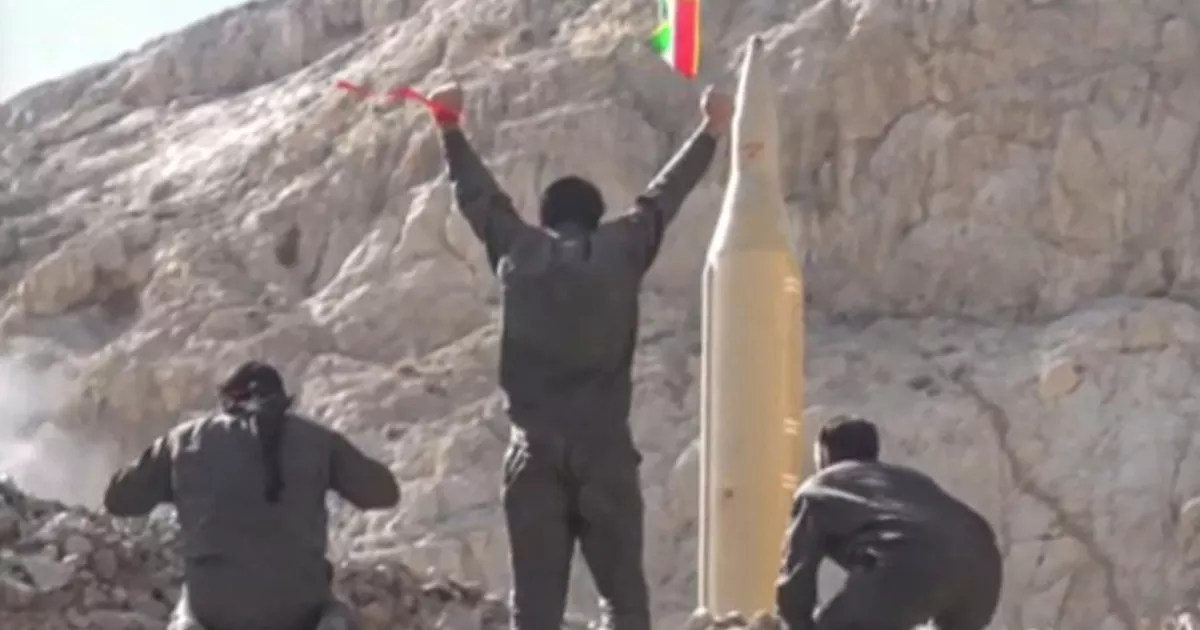 Guerre au Moyen-Orient : fragilisée mais aussi radicalisée, la République islamique d’Iran joue sa survie à tout prix