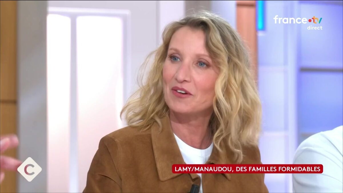 “Elle ne le doit qu’à elle” : Alexandra Lamy évoque le succès de sa fille Chloé Jouannet qui tourne son premier film en tant que réalisatrice – Télé-Loisirs