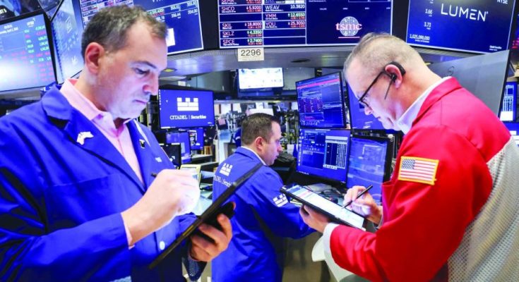 التكنولوجيا تضغط وول ستريت.. وتواصل خسائر أسهم