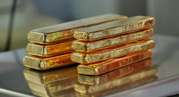 الذهب يواصل الصعود لكن مكانته كملاذ آمن