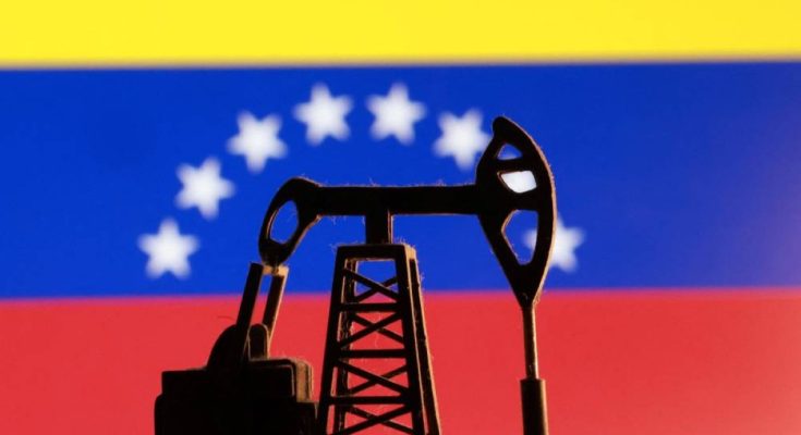 أمريكا تخفف العقوبات قطاع النفط الفنزويلي