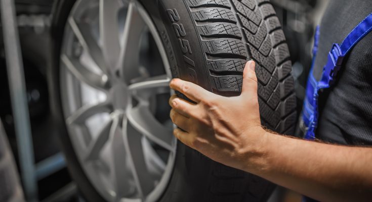 تتحول شركات السيارات البريطانية الصناعات الدفاعية؟