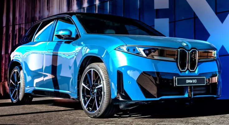 الرئاسة تطرح سيارة تويوتا كورولا للبيع مزاد