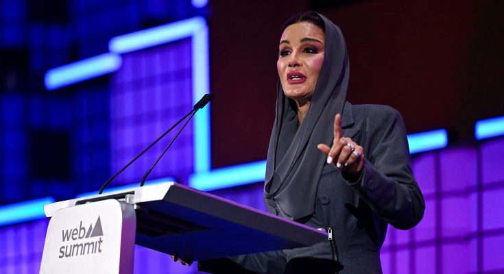 الشيخة موزا قمة الويب: اللغة العربية تخوض