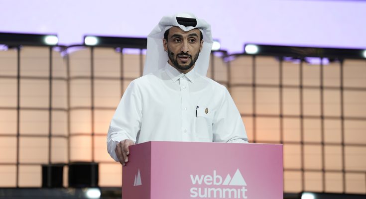 قمة الويب بالدوحة.. المدير العام للجزيرة يستعرض