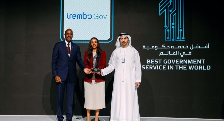 محمد راشد محمد راشد يكرم الفائزين بجائزة