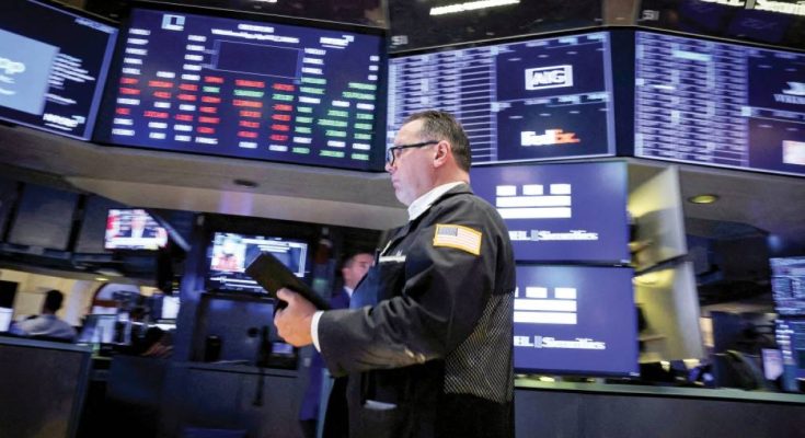 تباين وول ستريت تقييم نتائج أعمال الشركات