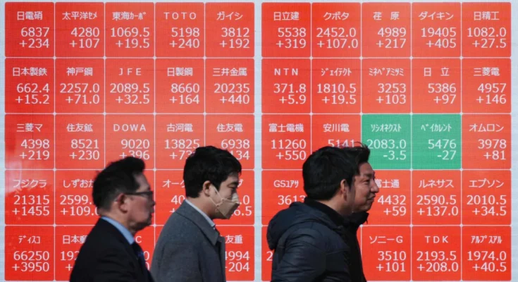 نيكي يتراجع تحت ضغط التكنولوجيا ومخاوف التقييمات