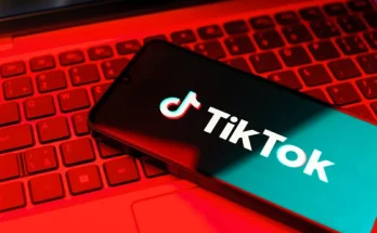 الاتحاد الأوروبي يطالب تيك توك بتعديل تصميمها