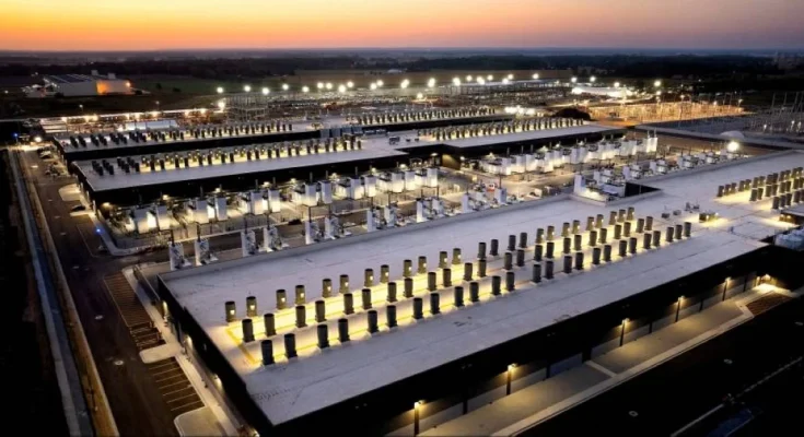 صناعة البيانات تفقد الوظائف رغم طفرة الذكاء