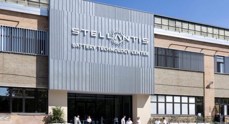 ستيلانتس تنهي 2025 بتسليمات قوية.. وحضور للجزائر