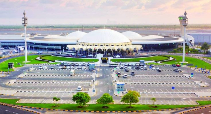 هيئة مطار الشارقة تستعرض خطط التوسع الشحن