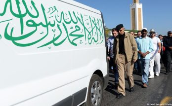 حكومة المغرب تتراجع منع الشهادتين سيارات نقل