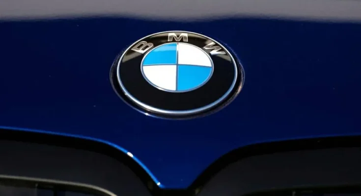 ألمانيا تأمر بسحب سيارات دبليو أنحاء العالم...