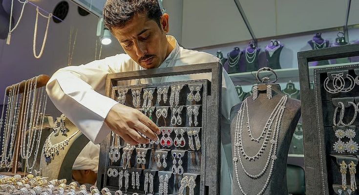 أسعار الذهب دبي تقفز اشتعال التوترات الجيوسياسية