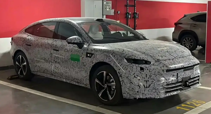 صور تجسسية تكشف سيارة سيدان هجينة قادمة