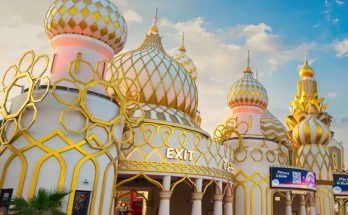 القرية العالمية تغلق أبوابها اليوم