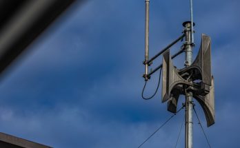 الشبكات الخفية تدير سيمفونية الإنذار سماء طهران