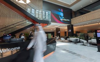 الإمارات تجذب الثروات العالمية دخول الخدمات المصرفية