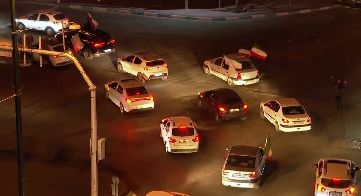 شوارع طهران تتحدى الحرب بأكبر مسِيرة سيارات