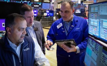 الأحمر يصبغ مؤشرات الأسواق العالمية