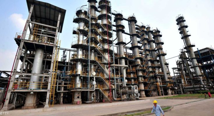 مصفاة صينية كبرى تخفض الإنتاج بسبب الصراع