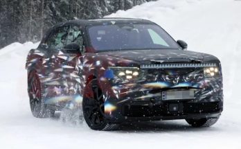 بنتلي تشعل سباق سيارات الـSUV الكهربائية فيديو